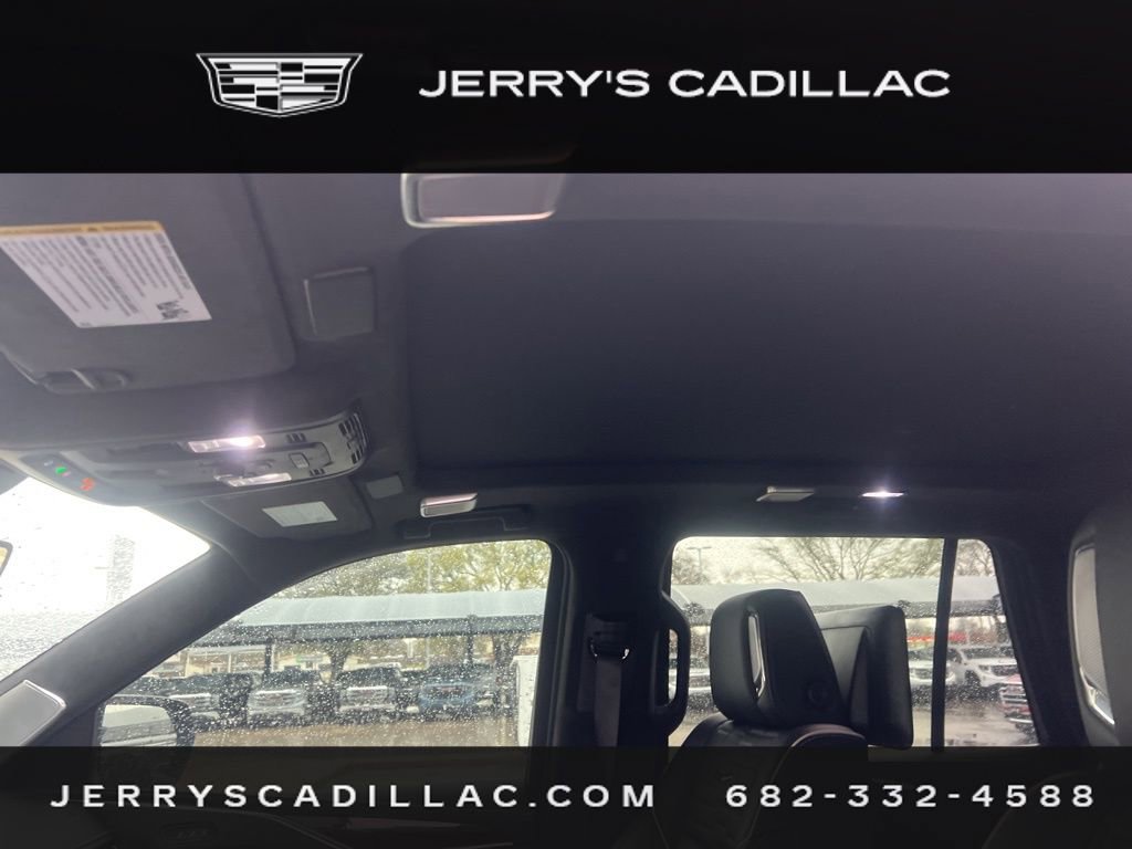 Used 2023 Cadillac Escalade Sport Platinum w/ LPO, ONYX Package image 9