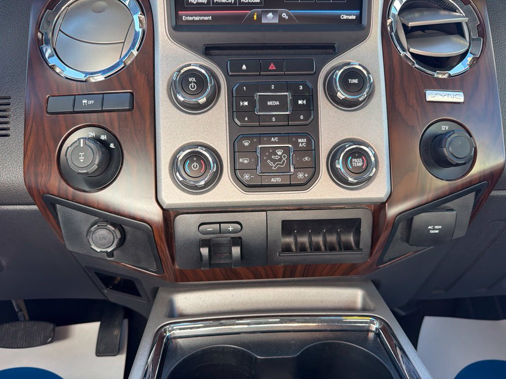 Used 2016 Ford F250 Lariat w/ Lariat Interior Package AWD/4WD image 27