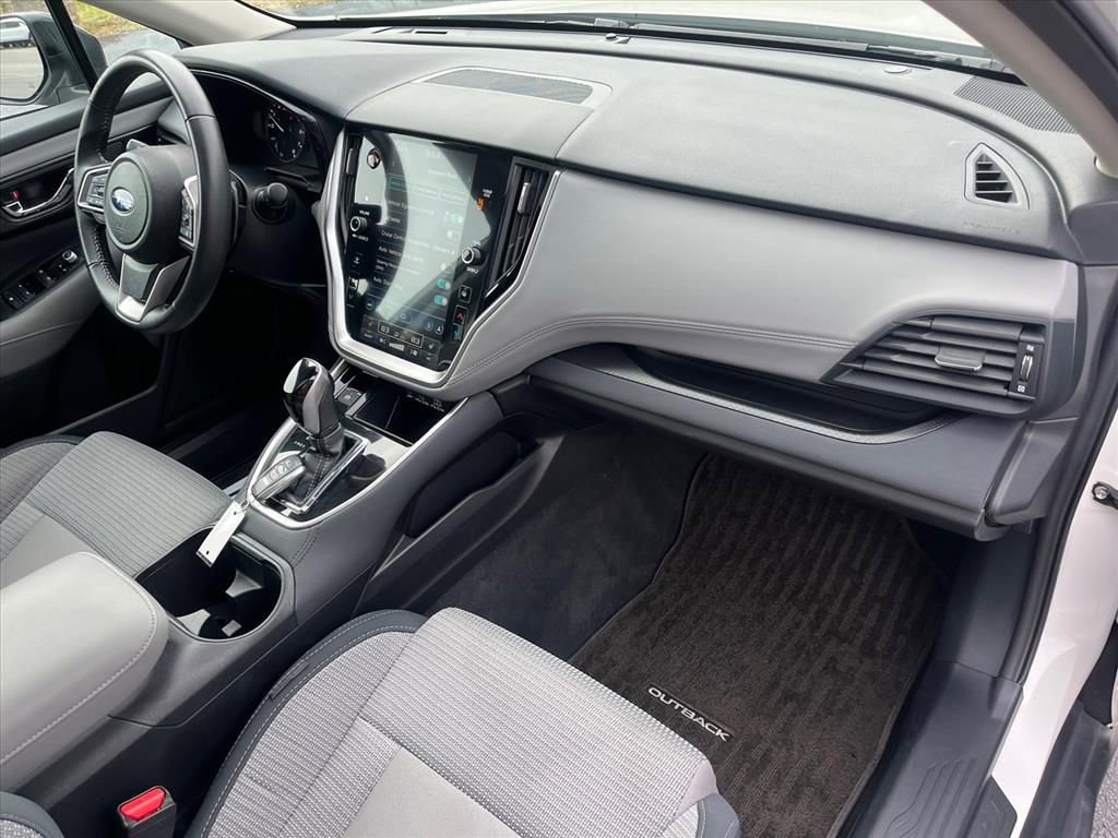 Used 2025 Subaru Outback Premium image 30
