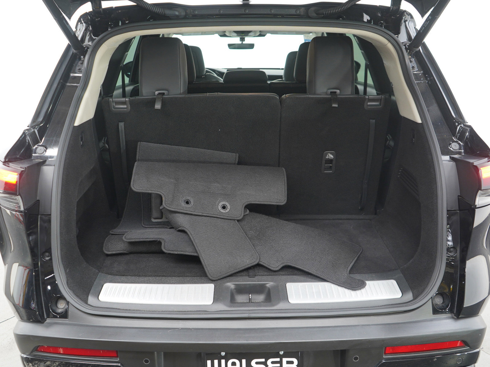 Used 2023 INFINITI QX60 Pure image 19