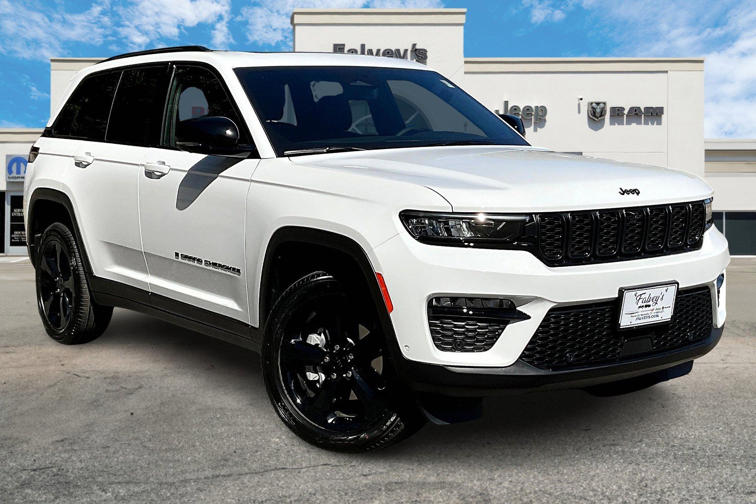 New 2025 Jeep Grand Cherokee Limited image 2