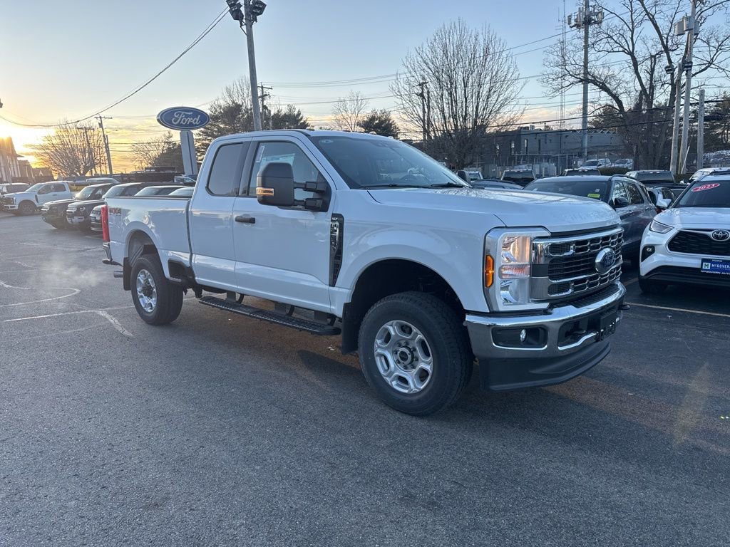 New 2026 Ford F250 XLT w/ FX4 Off-Road Package image 3