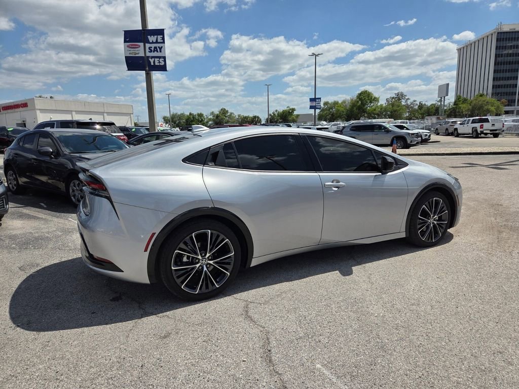 Used 2023 Toyota Prius XLE FWD image 14