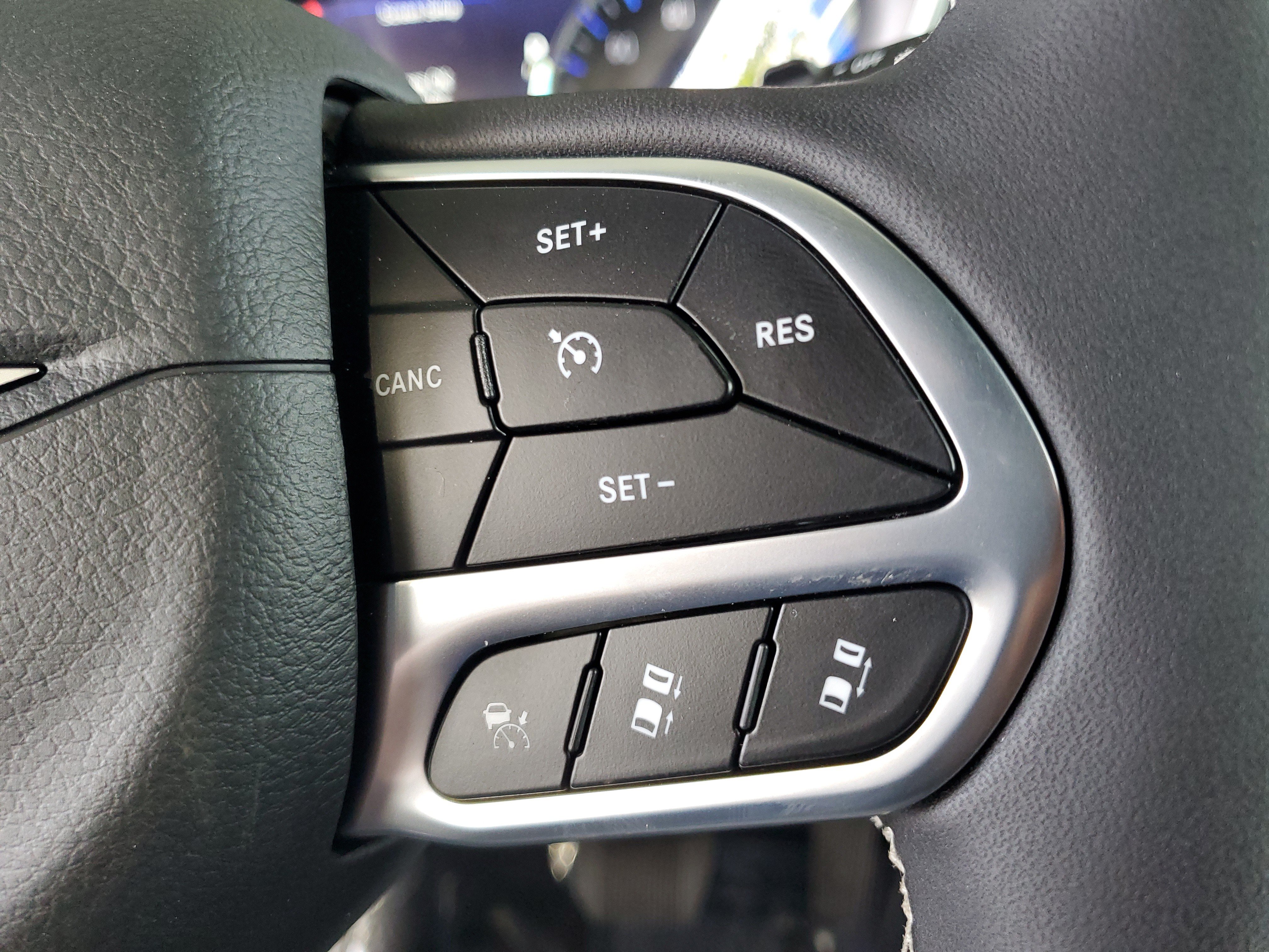 New 2027 Chrysler Pacifica Select FWD image 25