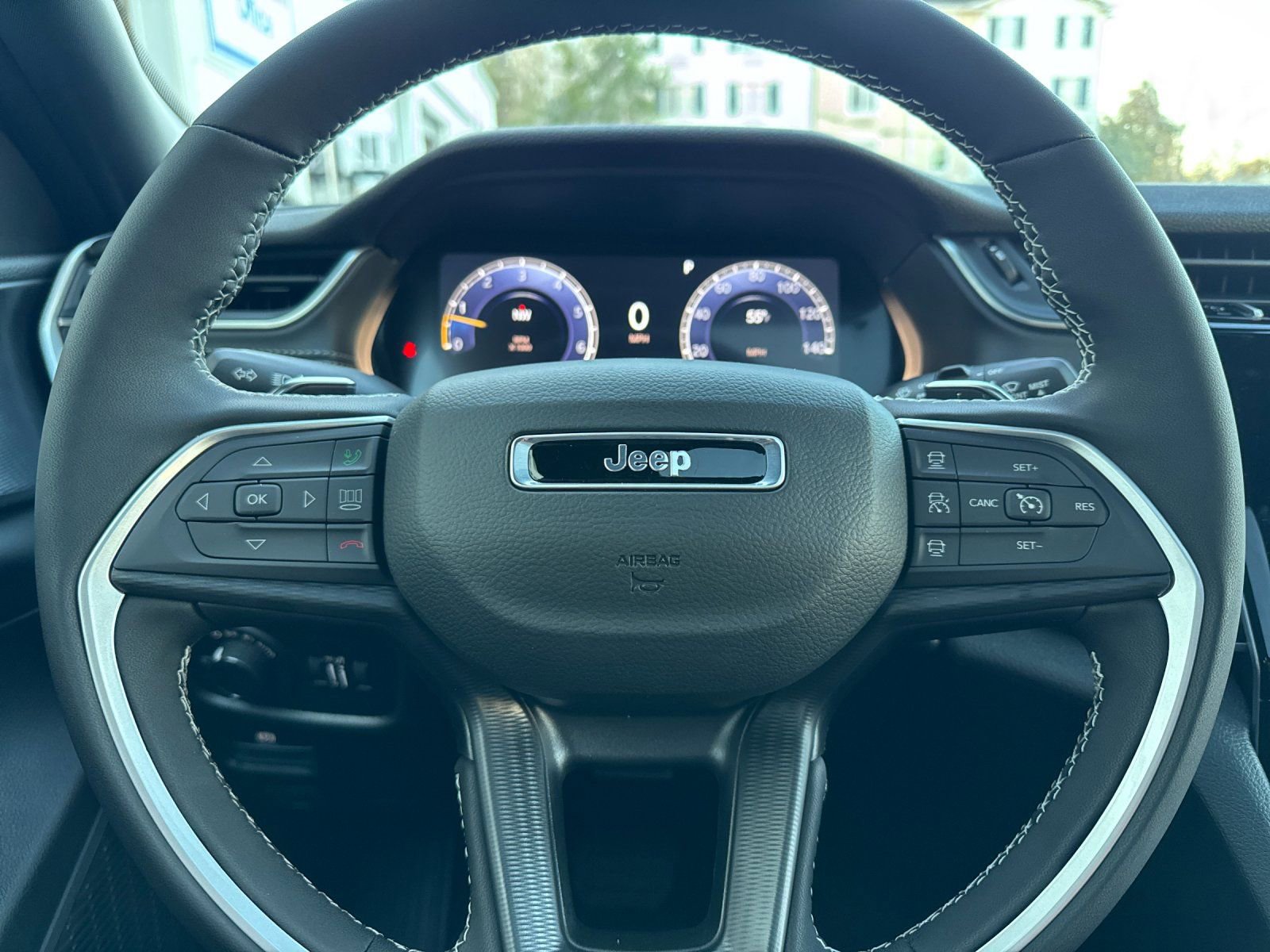 New 2025 Jeep Grand Cherokee Altitude w/ Trailer Tow Package image 23