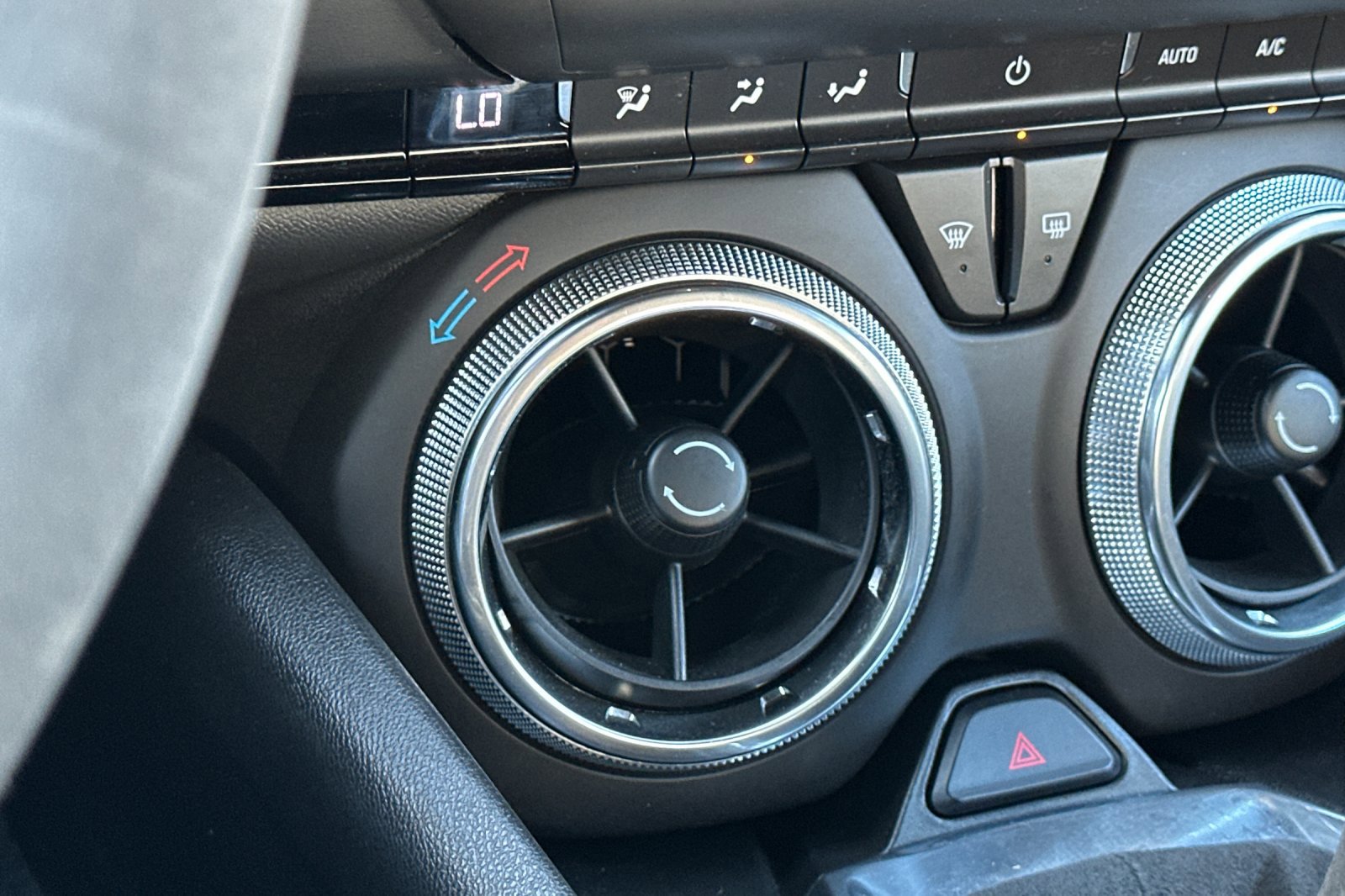 Used 2018 Chevrolet Camaro SS image 28