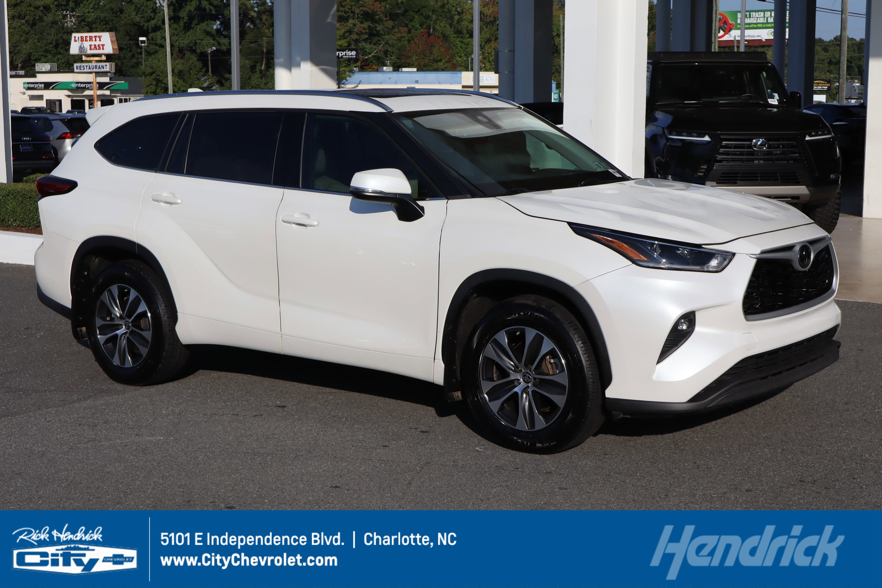 Used 2021 Toyota Highlander XLE