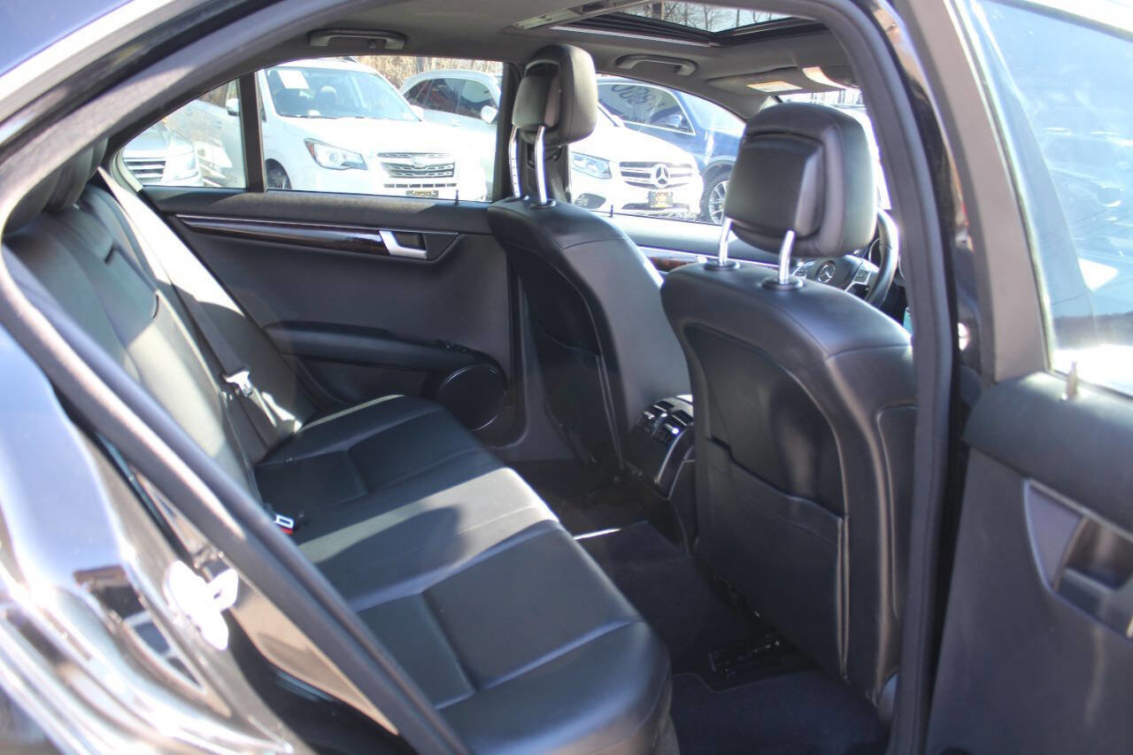 Used 2013 Mercedes-Benz C 250 Sedan image 29
