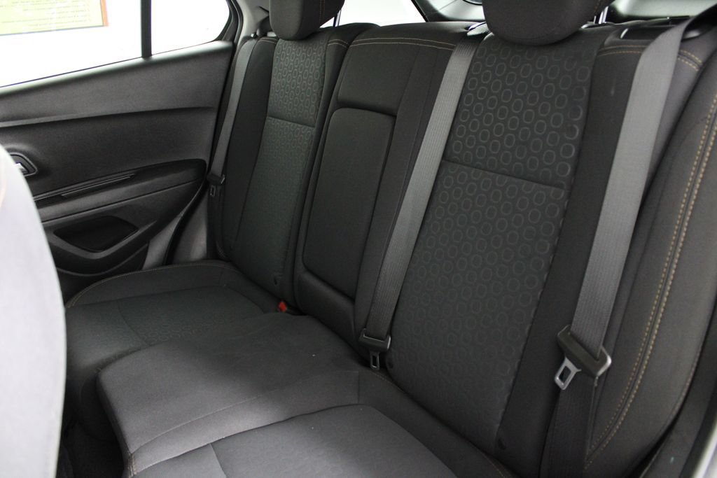 Used 2020 Chevrolet Trax LS FWD image 19
