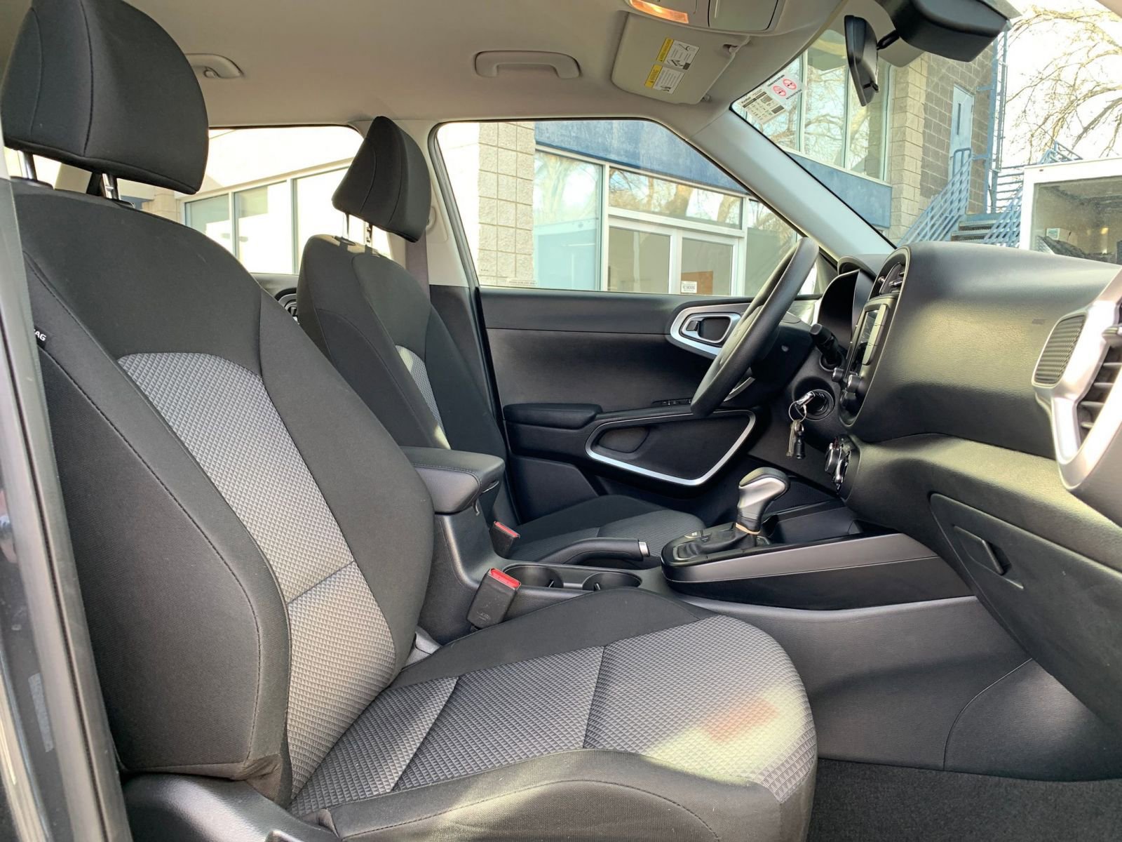 Used 2025 Kia Soul LX w/ LX Technology Package image 34