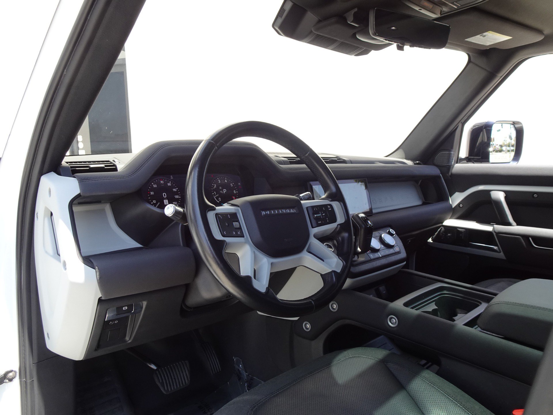 Used 2021 Land Rover Defender 110 SE AWD/4WD image 11