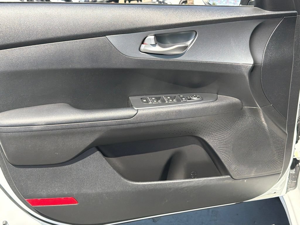 Used 2021 Kia Forte LXS FWD image 19