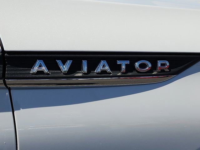 Used 2023 Lincoln Aviator Reserve w/ Equipment Group 201A image 8