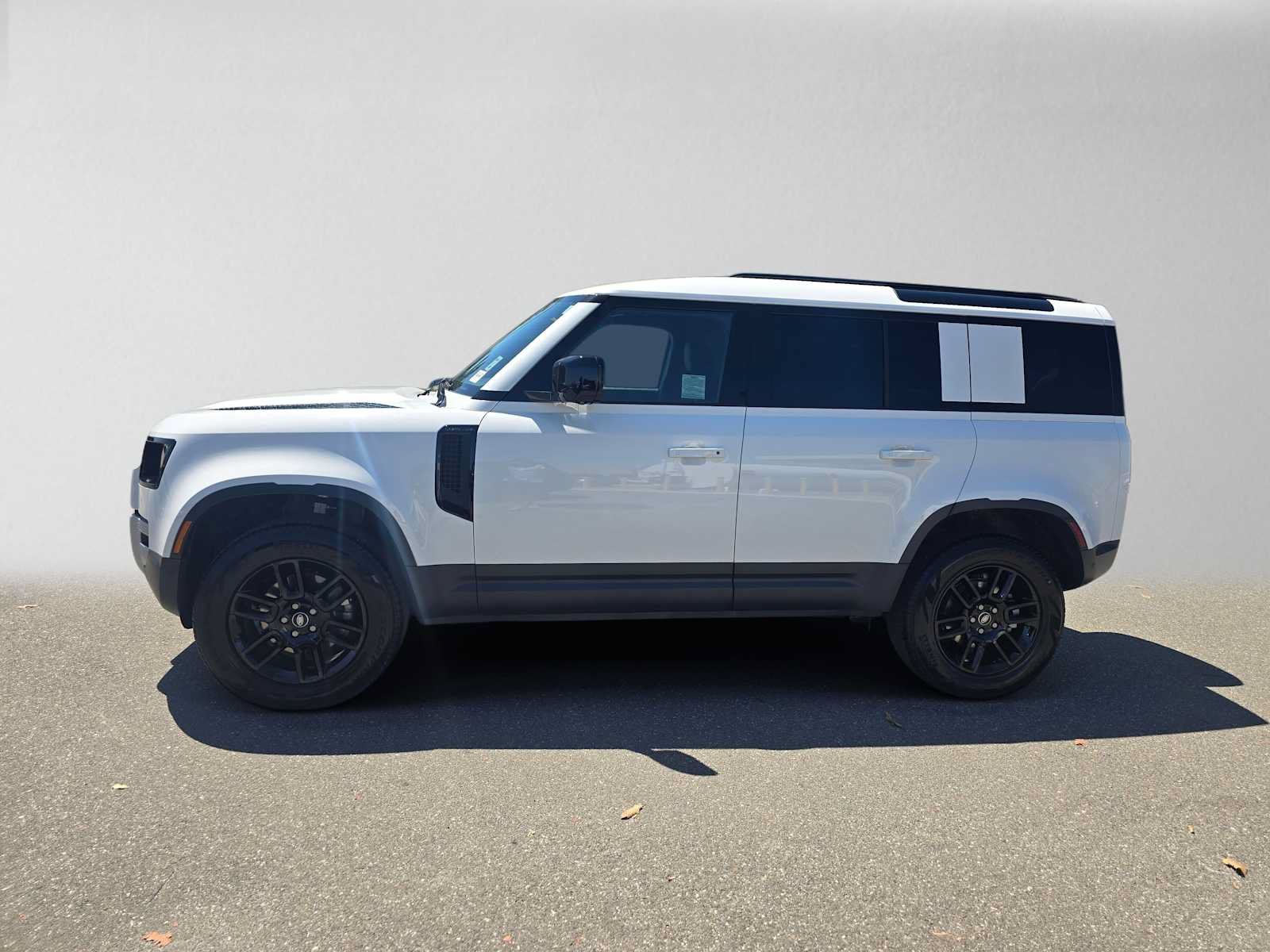 Used 2025 Land Rover Defender 110 S AWD/4WD image 6