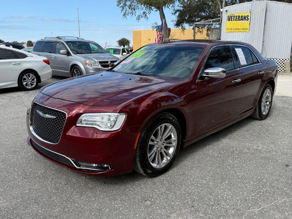 Used 2015 Chrysler 300 C image 3