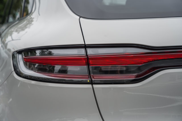 Used 2022 Porsche Macan AWD/4WD image 7