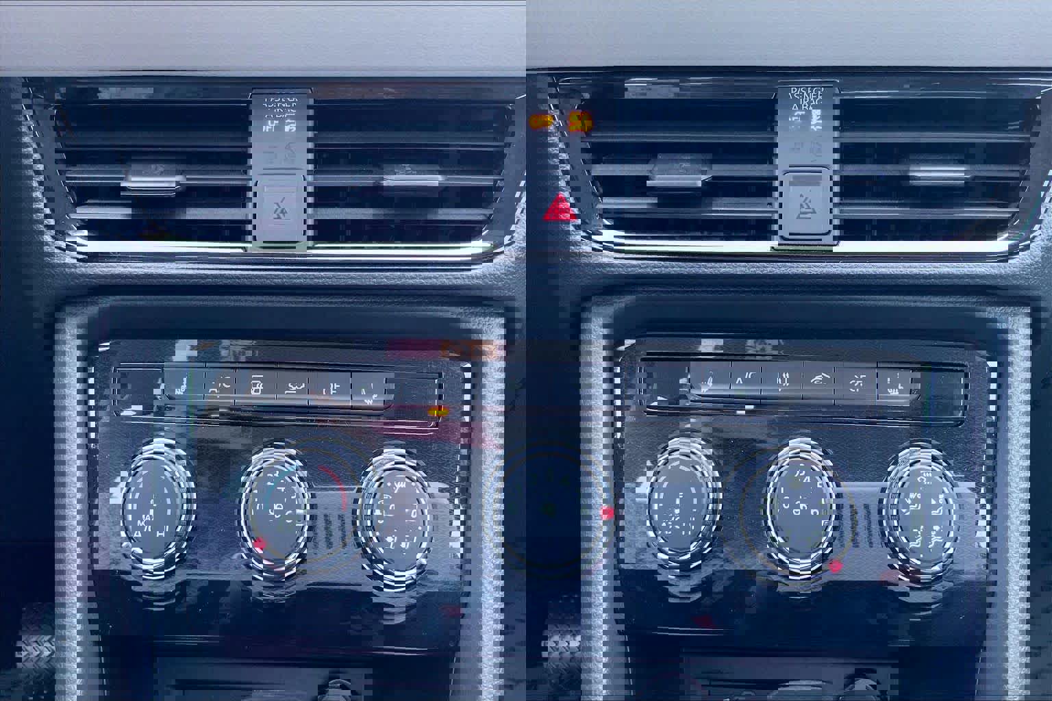 Used 2025 Volkswagen Taos S AWD/4WD image 35