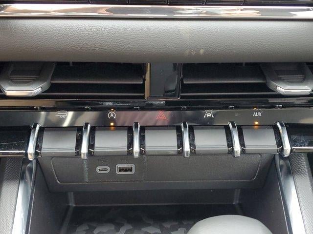 New 2025 GMC Canyon Elevation image 28