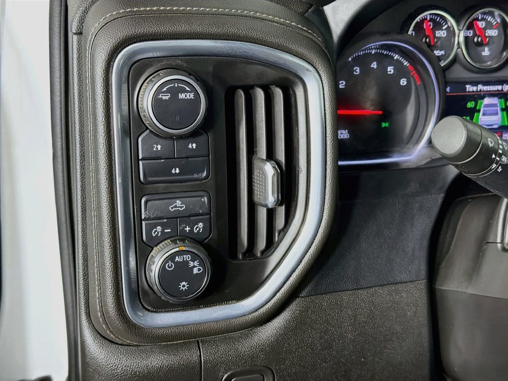 Used 2022 Chevrolet Silverado 2500 LT AWD/4WD image 31