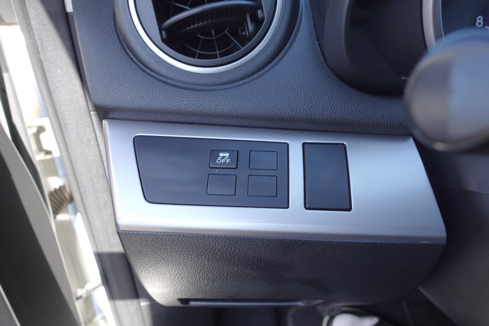 Used 2013 MAZDA MAZDA3 i SV FWD image 16