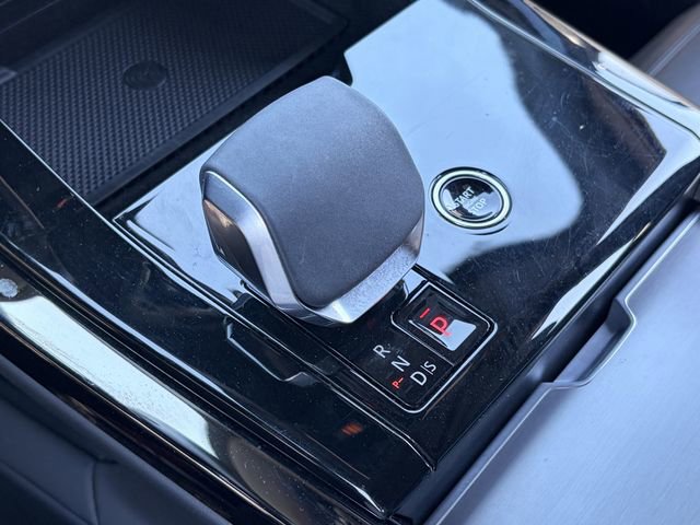 Used 2025 Land Rover Range Rover Sport SE image 16