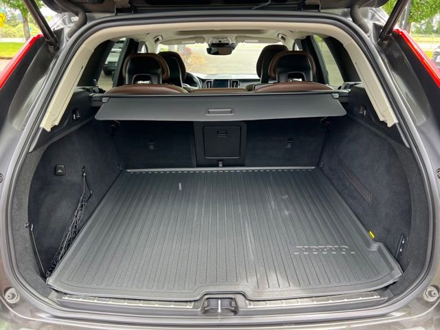 Used 2018 Volvo XC60 T5 Inscription w/ Convenience Package AWD/4WD image 8