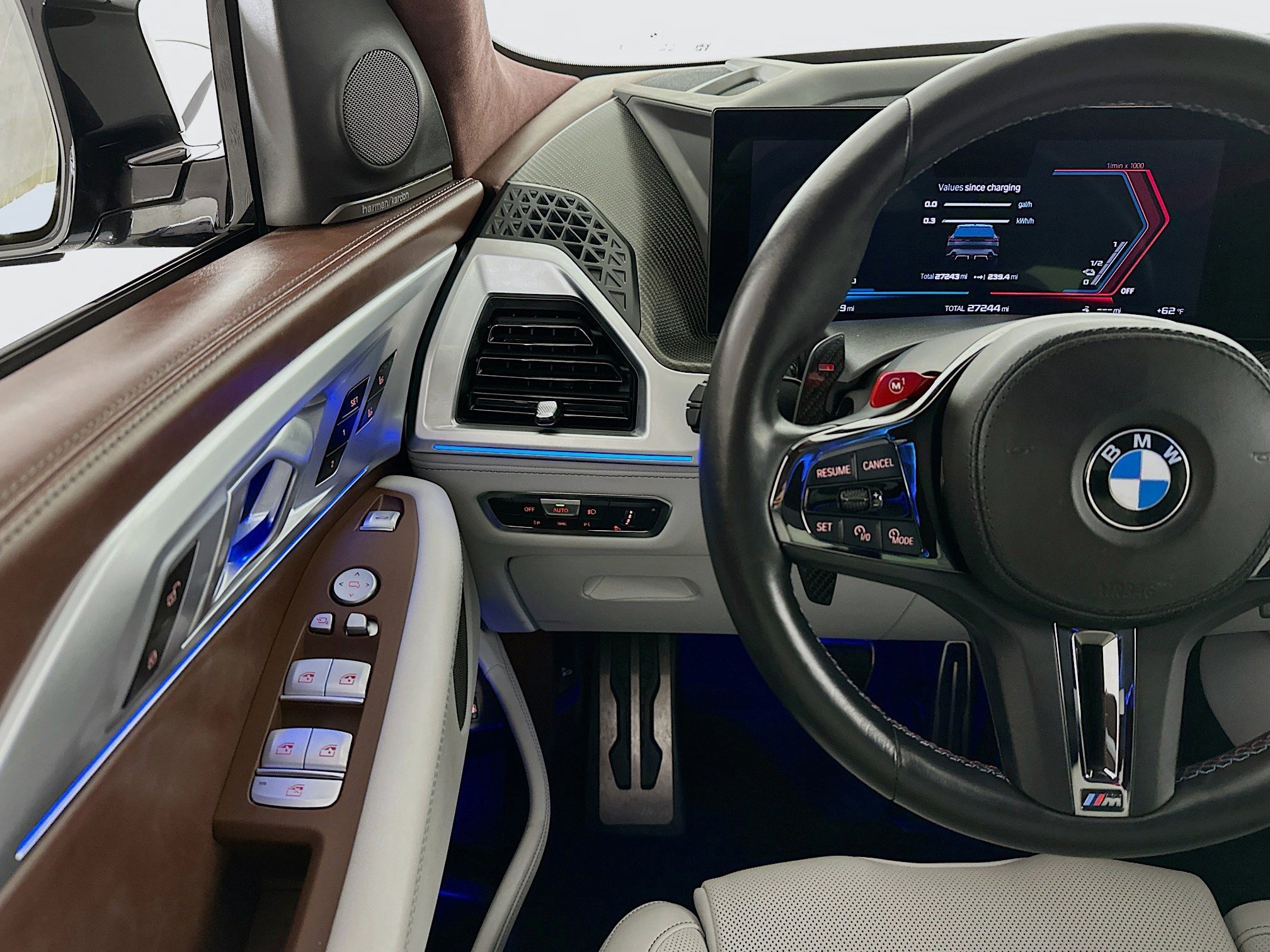 Used 2023 BMW XM w/ M Driver's Package image 10