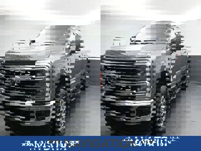 Used 2024 Ford F350 Lariat w/ FX4 Off-Road Package image 5