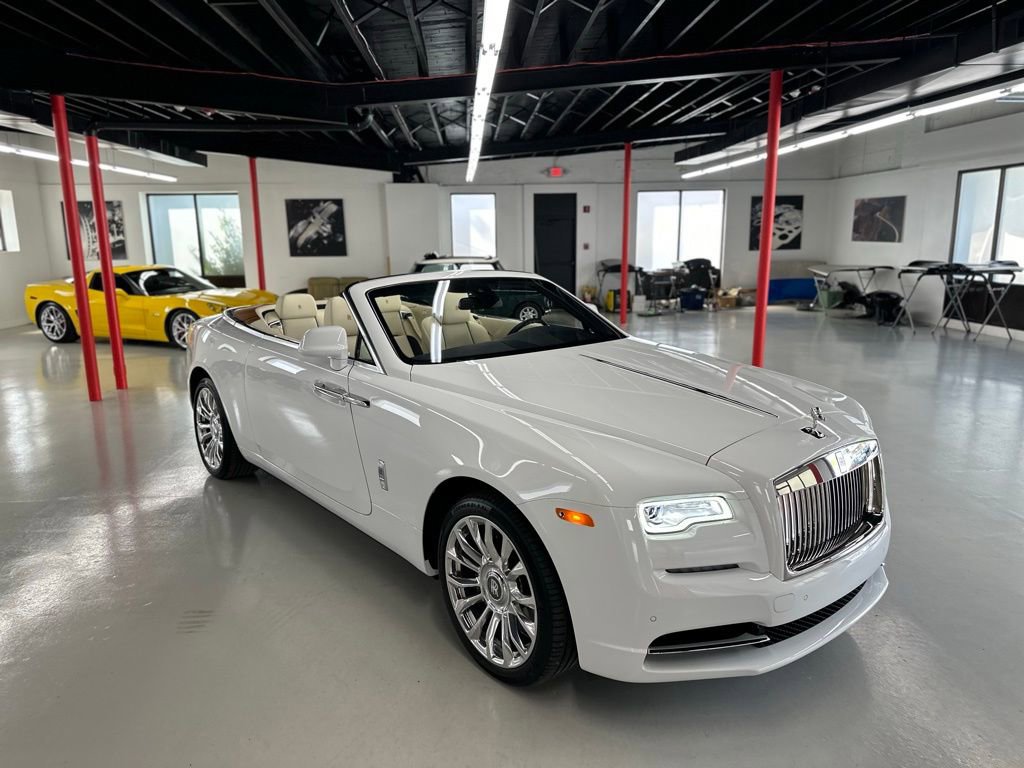 Used 2020 Rolls-Royce Dawn image 25