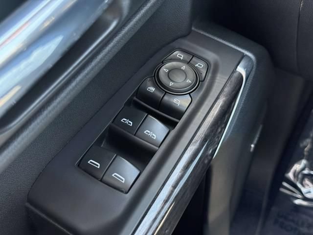 Used 2021 Chevrolet Silverado 1500 LTZ AWD/4WD image 17