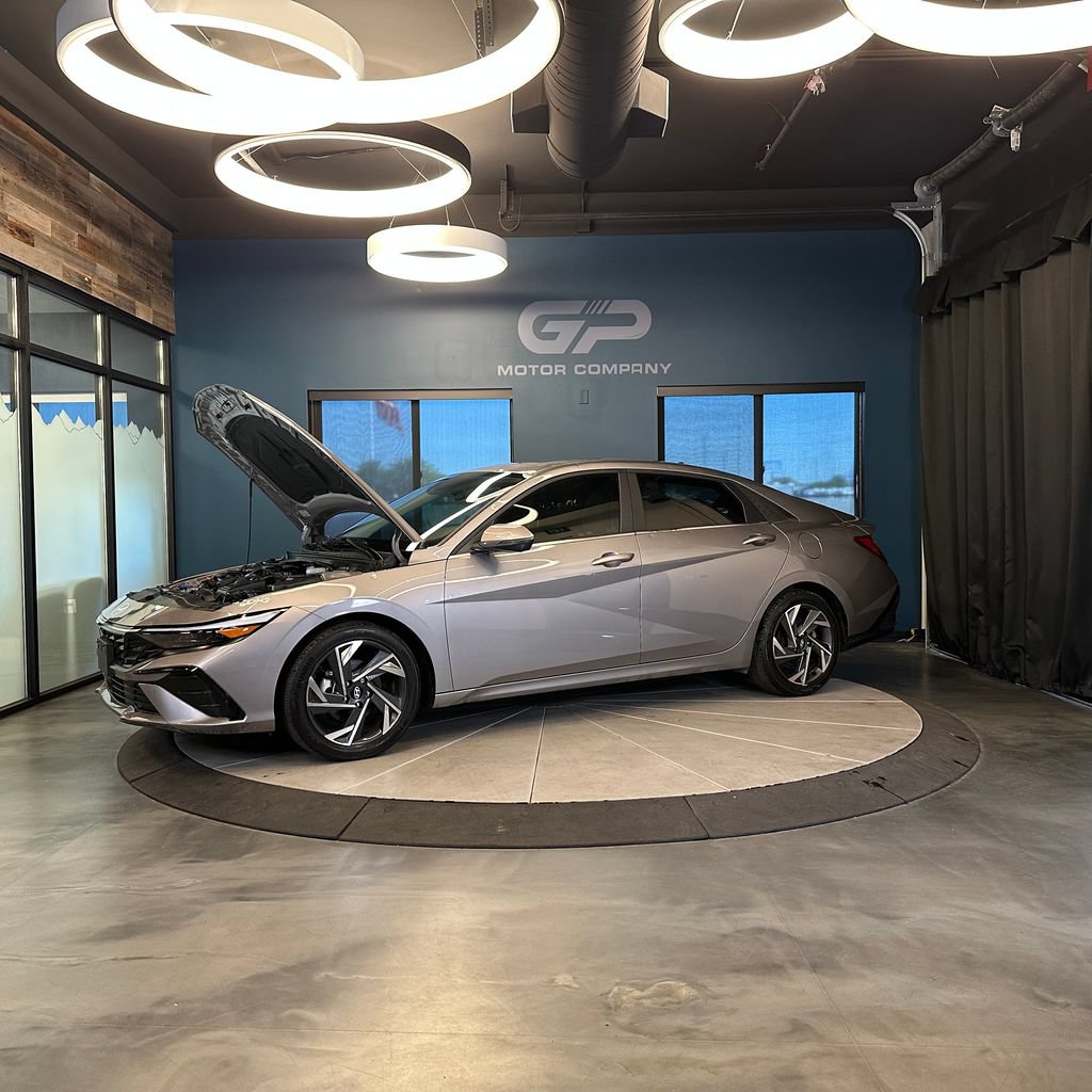 Used 2024 Hyundai Elantra Limited FWD image 25