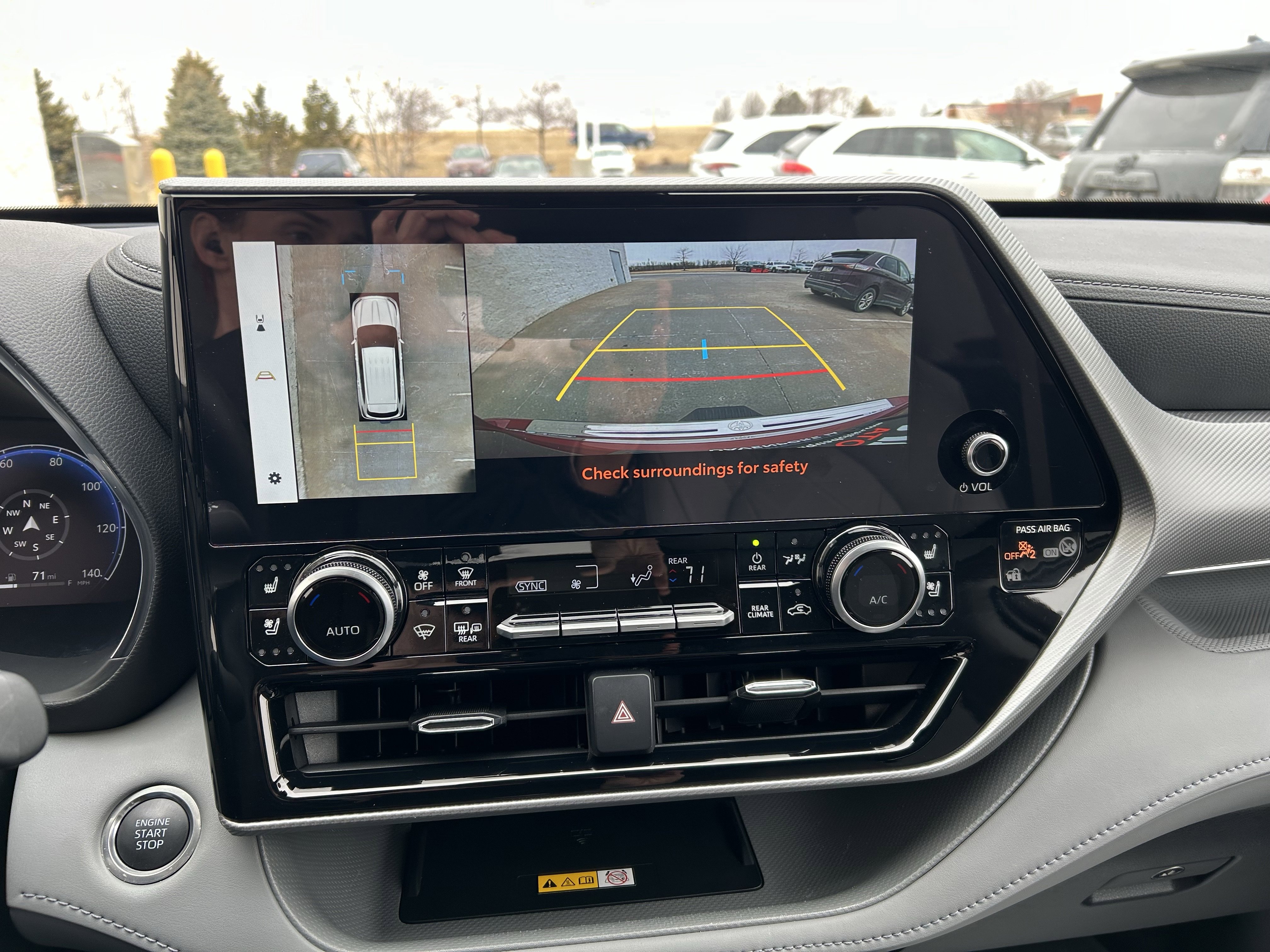 Certified 2025 Toyota Highlander Platinum image 34