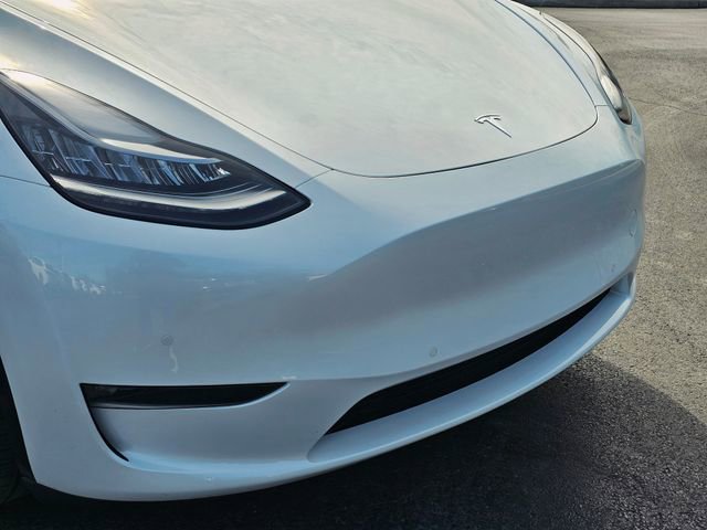 Used 2022 Tesla Model Y Long Range image 3