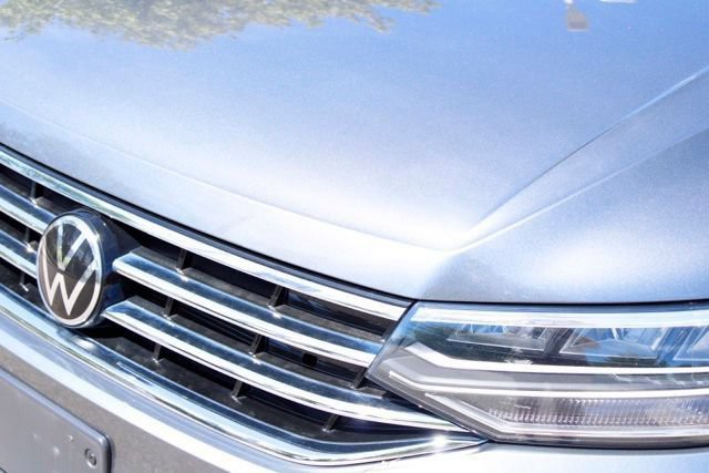 Used 2023 Volkswagen Tiguan SE w/ Panoramic Sunroof Package AWD/4WD image 10