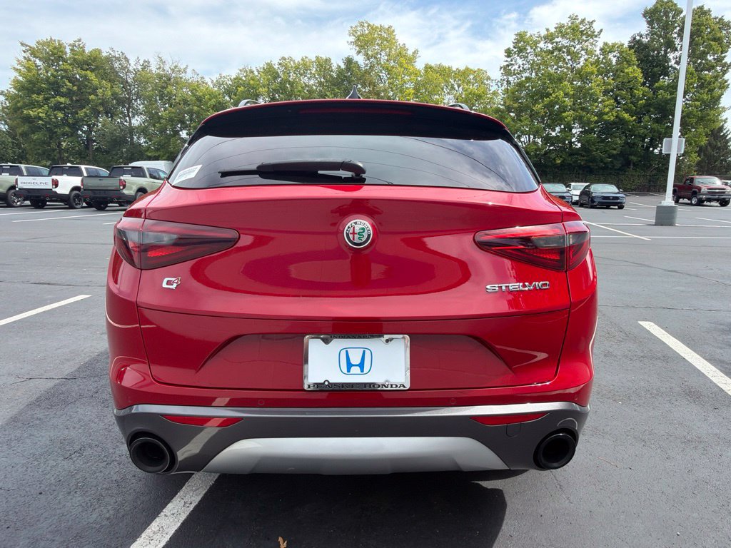 Used 2022 Alfa Romeo Stelvio Ti AWD/4WD image 4