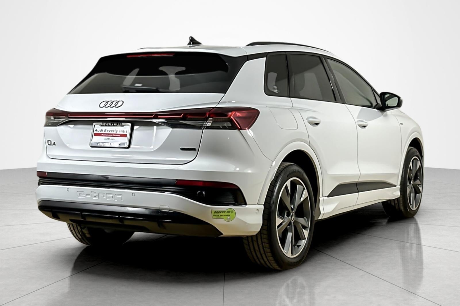 Certified 2023 Audi Q4 e-tron Premium Plus w/ Premium Plus AWD/4WD image 5