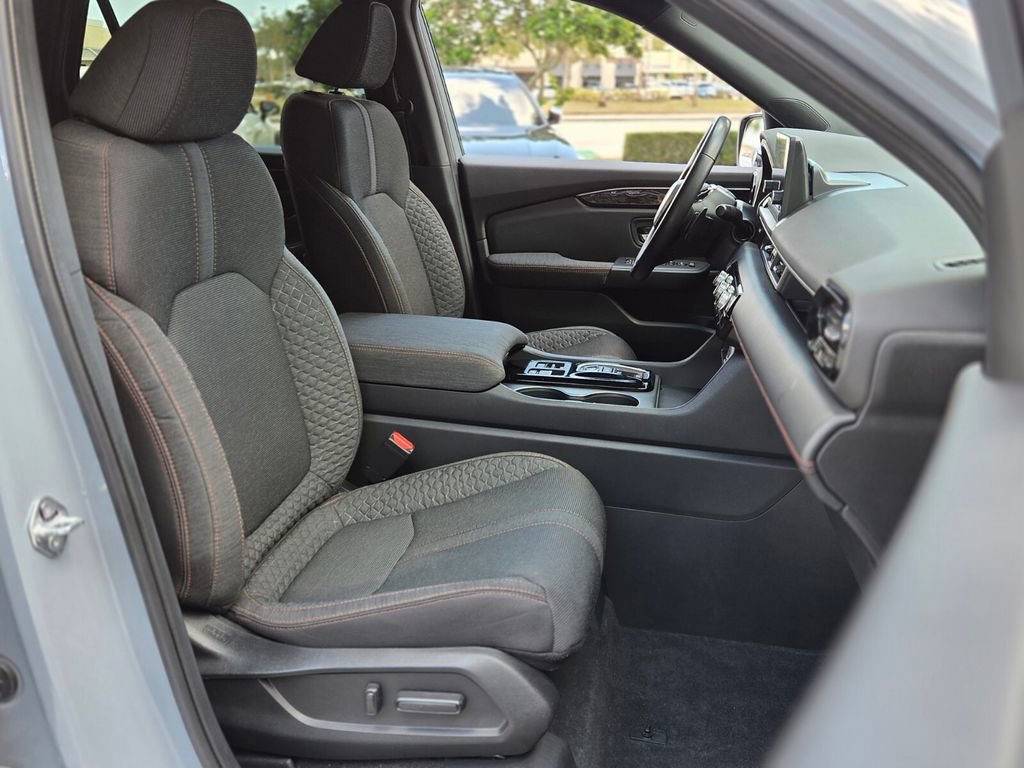 Used 2023 Honda Pilot Sport image 19