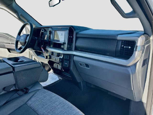 Certified 2025 Ford F250 XLT w/ Snow Plow Prep Package AWD/4WD image 34