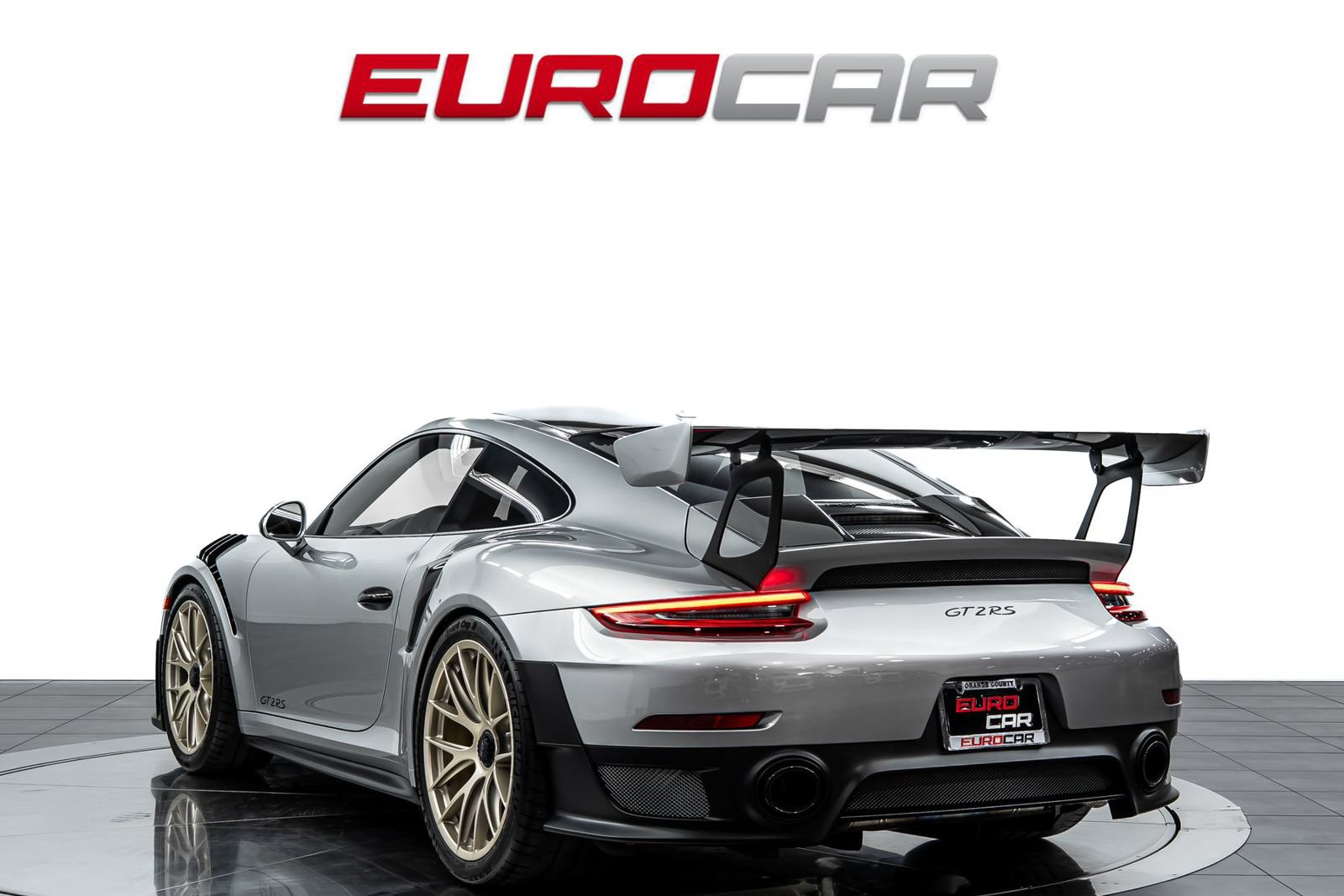 Used 2018 Porsche 911 GT2 RS RWD image 3