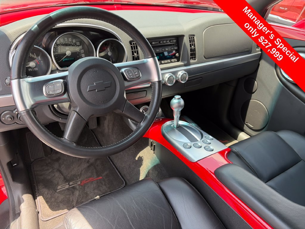 Used 2004 Chevrolet SSR w/ Preferred Equipment Group RWD image 10