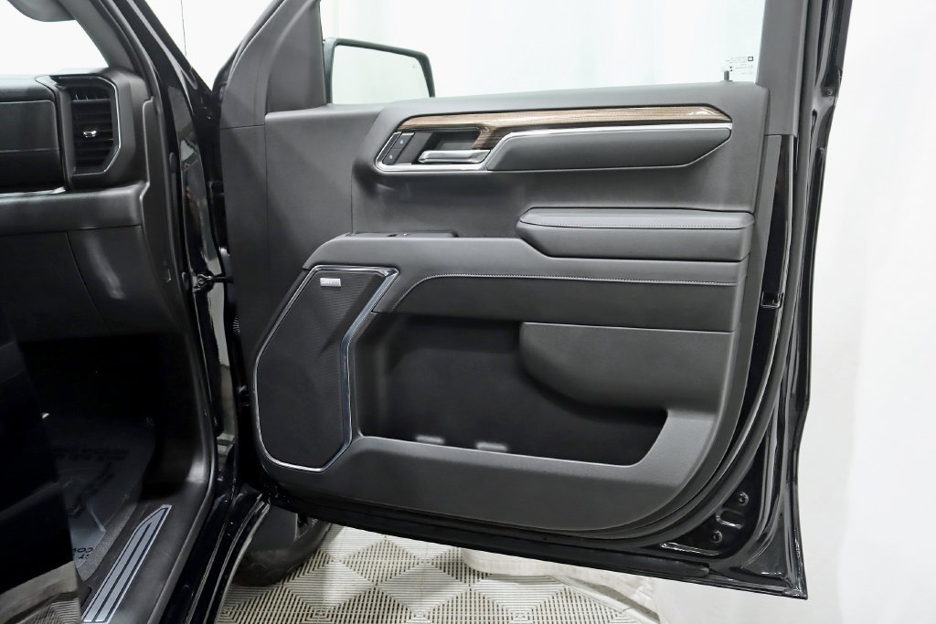 Used 2024 Chevrolet Silverado 1500 LT Trail Boss w/ LT Trail Boss Premium Package AWD/4WD image 35