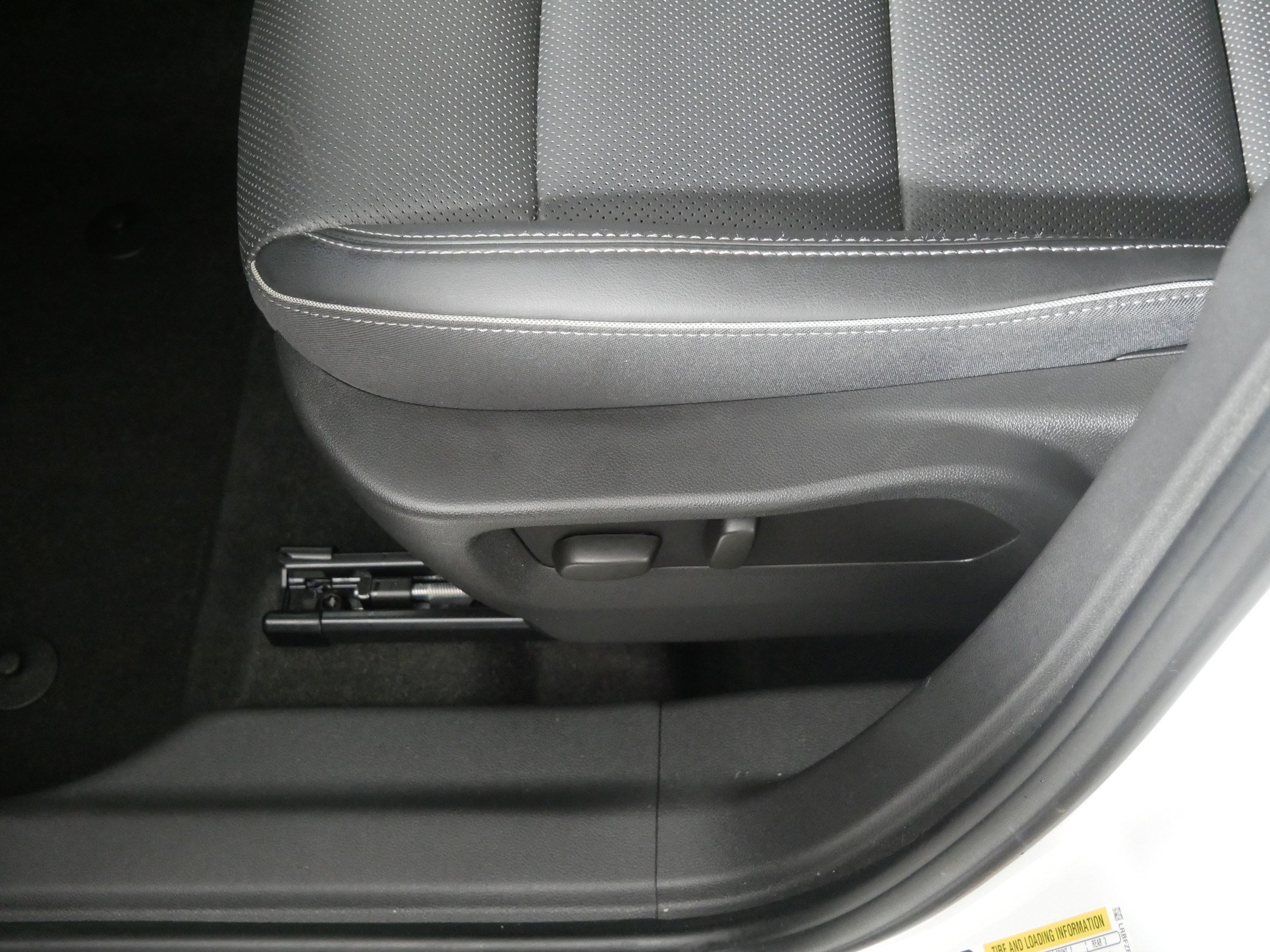 Used 2023 Buick Envision Essence AWD/4WD image 20