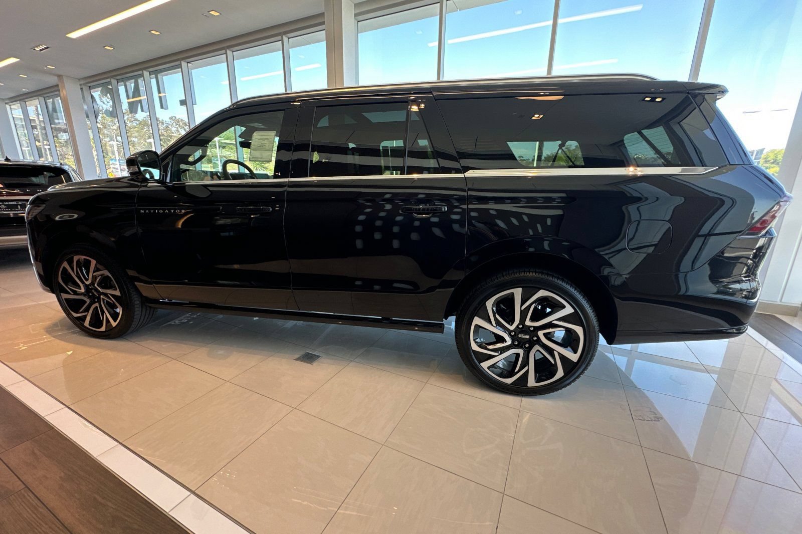 New 2026 Lincoln Navigator L Black Label AWD/4WD image 6