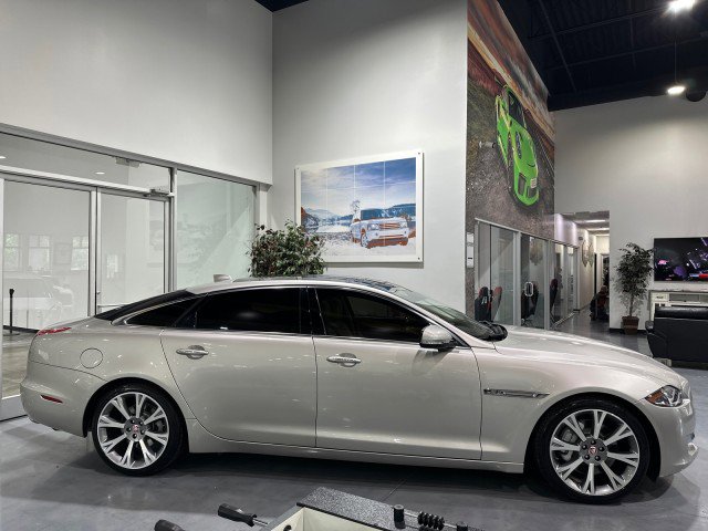Used 2017 Jaguar XJ L Portfolio RWD image 24