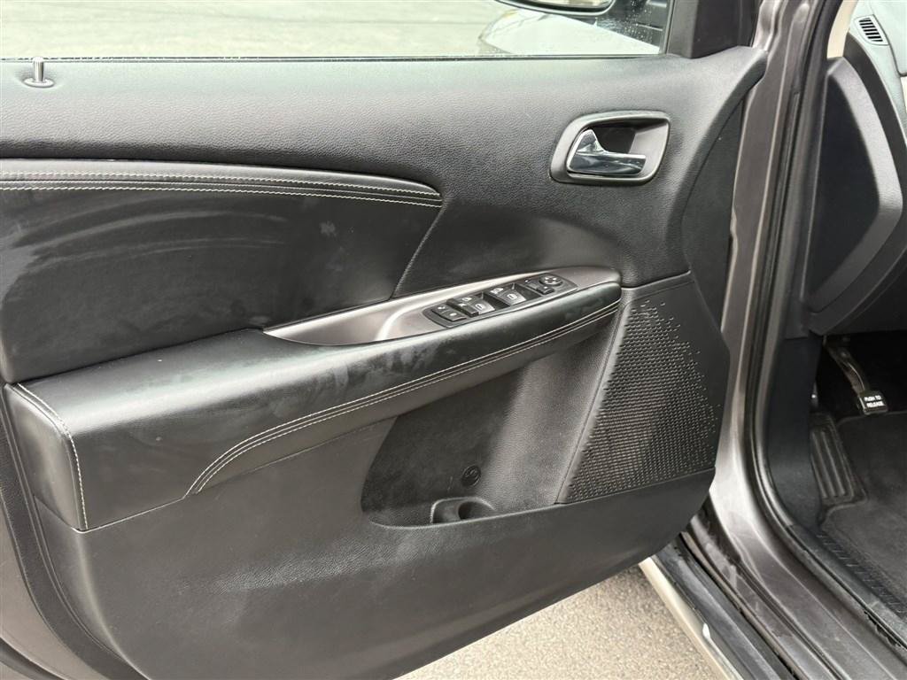 Used 2015 Dodge Journey Crossroad w/ Flexible Seating Group FWD image 11