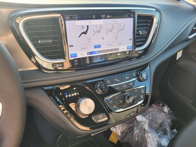 New 2026 Chrysler Pacifica Select FWD image 20
