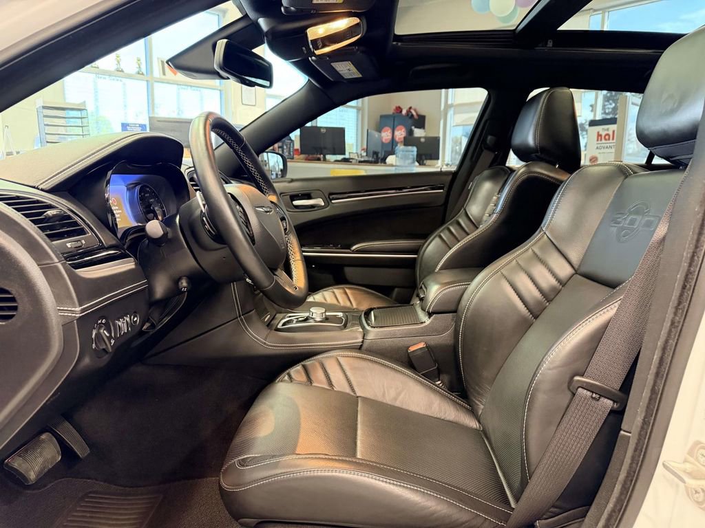 Used 2023 Chrysler 300 C image 18