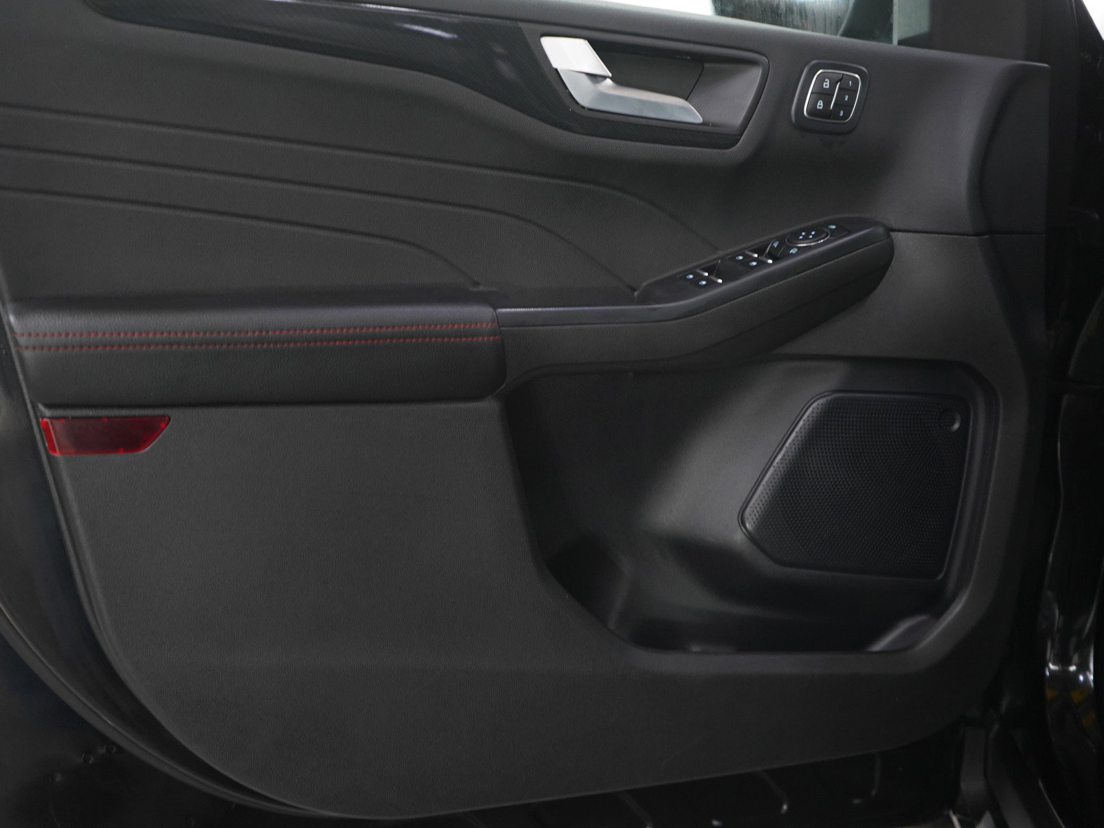 Used 2023 Ford Escape ST-Line Elite image 17