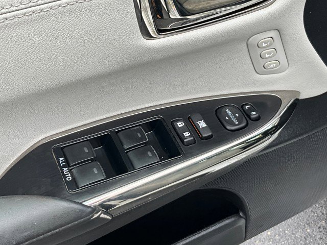 Used 2016 Toyota Avalon XLE Premium FWD image 23