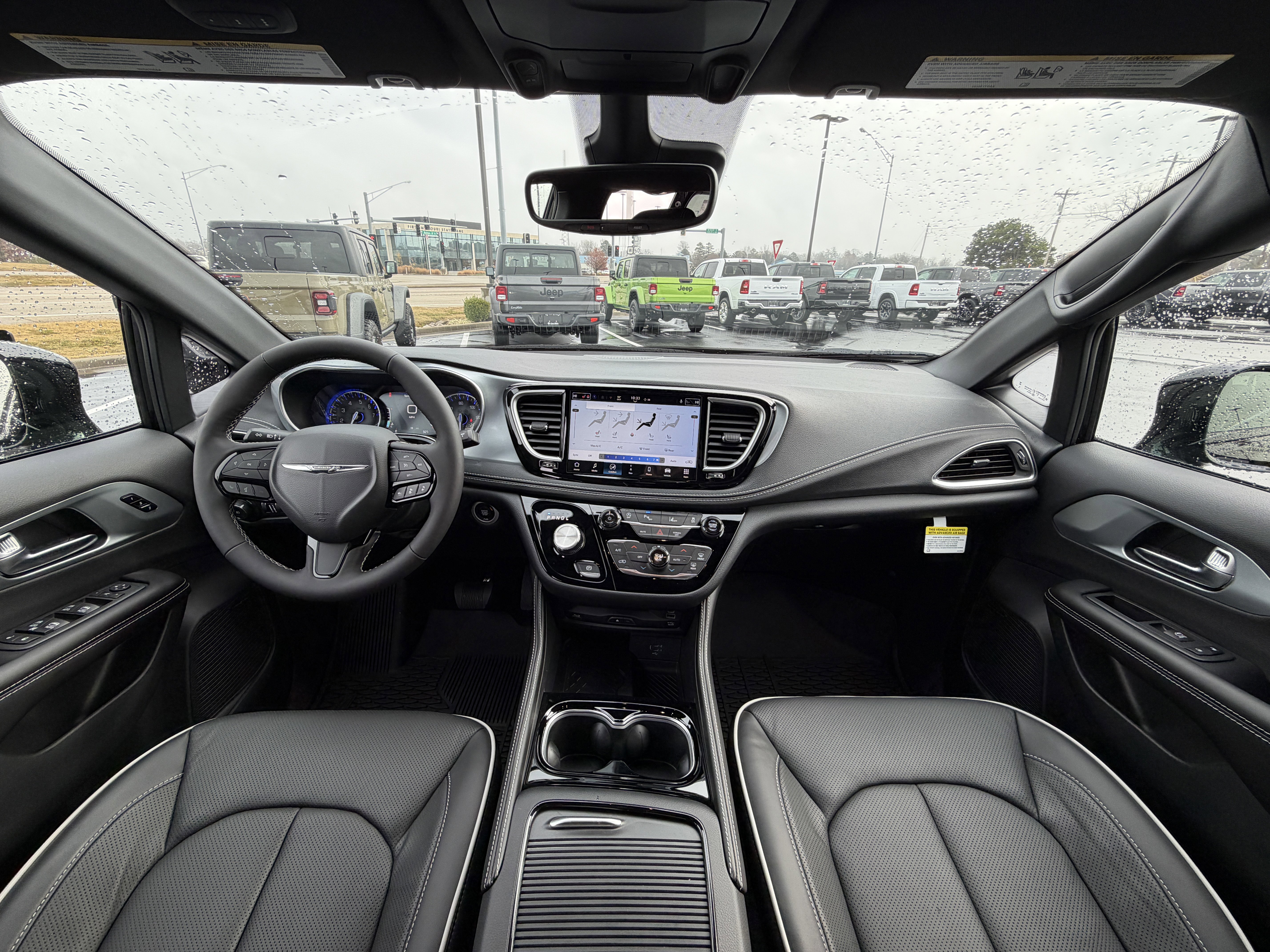 New 2026 Chrysler Pacifica Limited w/ Uconnect Theater Family Group image 14